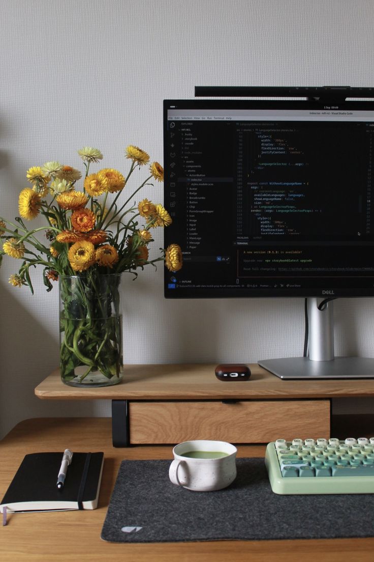 Autumn coding vibe 🍂👩🏼_💻